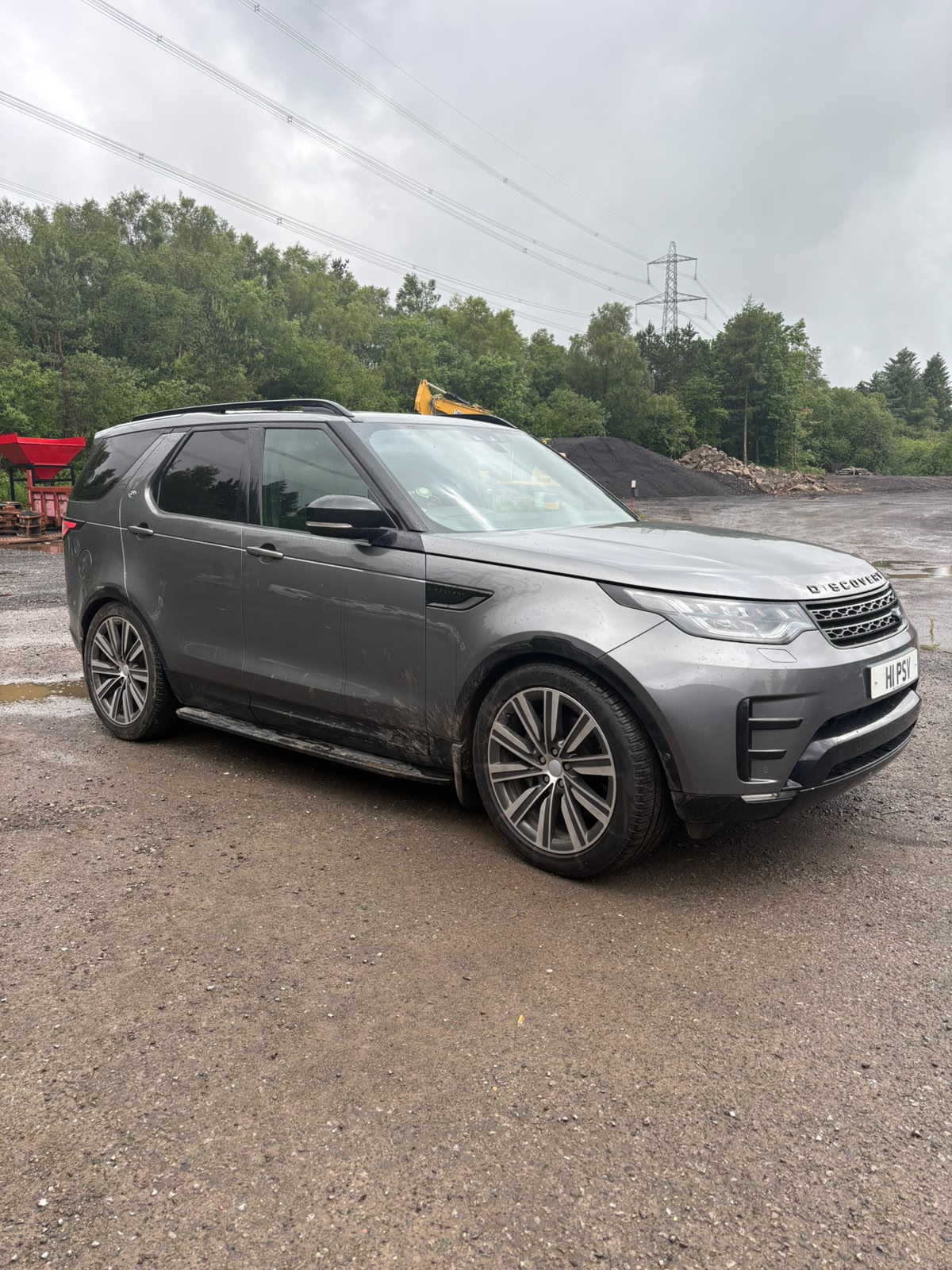 Grey Land Rover Discovery freshly ECU-tuned by Future Remapping, parked outside the workshop